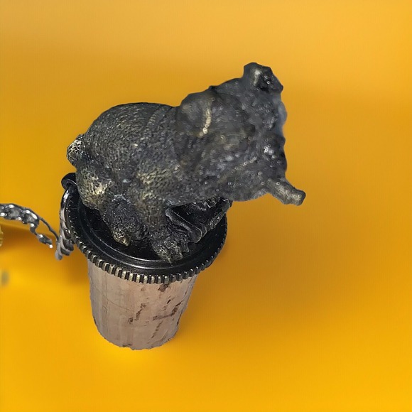 Vintage Pewter Bulldog Dog With Cigar Wine Stopper with Cork/Chain Ring Silver - Picture 1 of 9